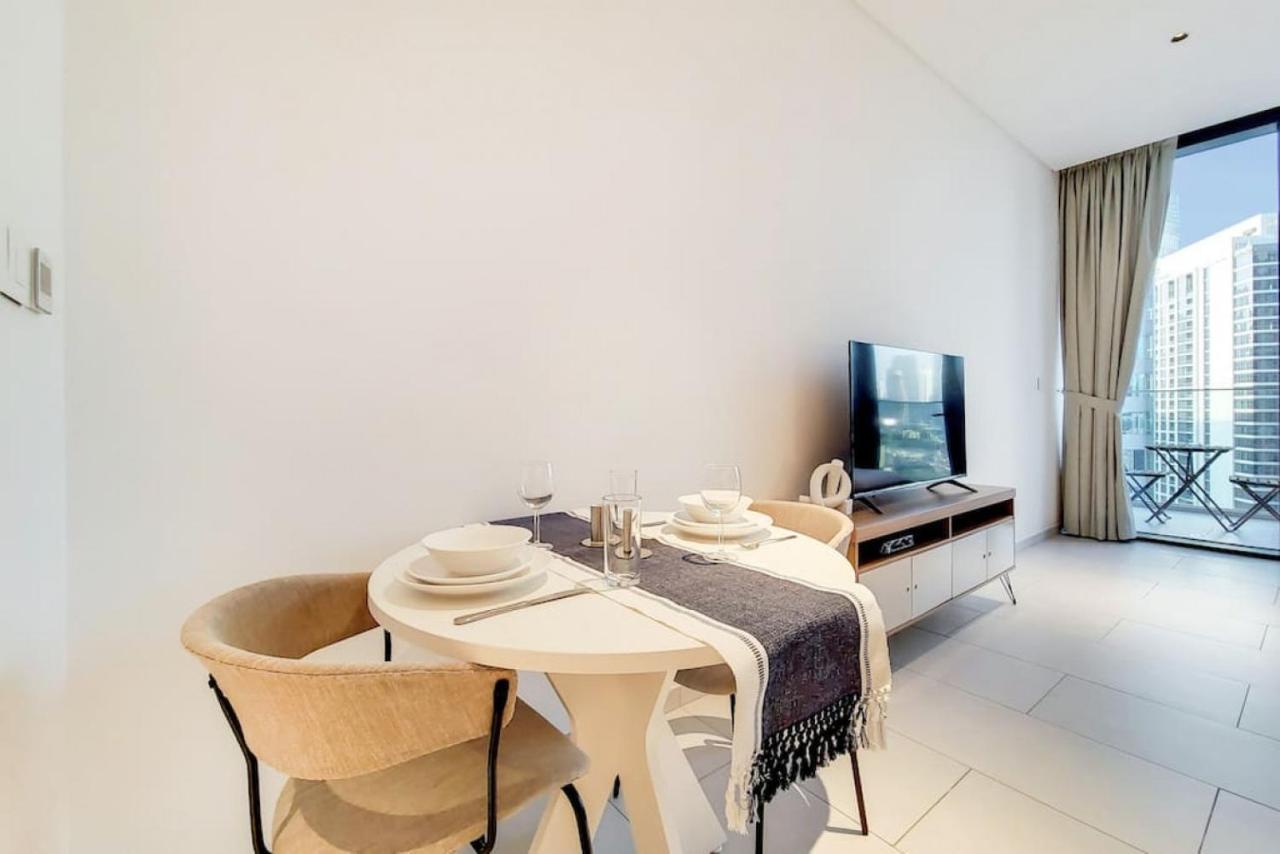 Marquise Square Tower, Business Bay - Bright Studio Dubai Bagian luar foto